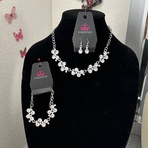 Paparazzi Silver Old Hollywood Necklace and Earring Set